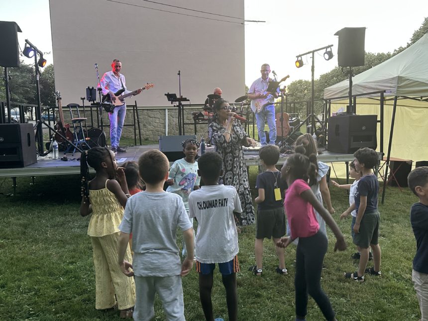 Belle Fête de la musique au Vigenal, avec B.Side et nos intervenants Belle Fête de la musique au Vigenal, avec B.Side et nos intervenants